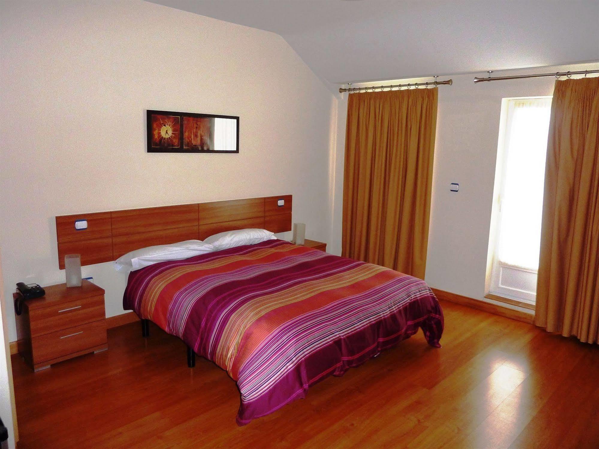 Hostal La Morada La Cistérniga Kültér fotó