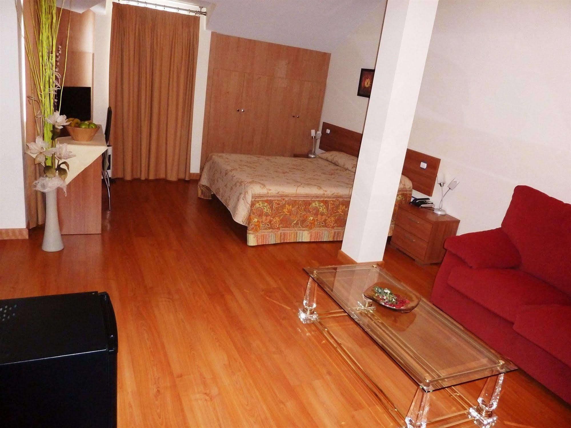 Hostal La Morada La Cistérniga Kültér fotó